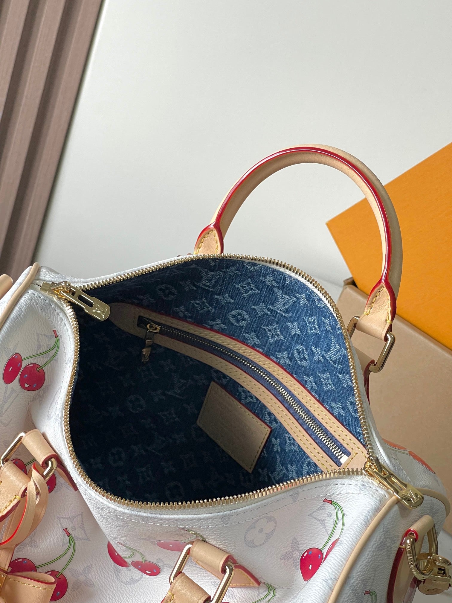 LOUIS VUITTON- LV bag