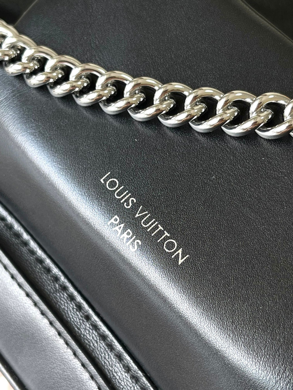 LOUIS VUITTON- LV bag