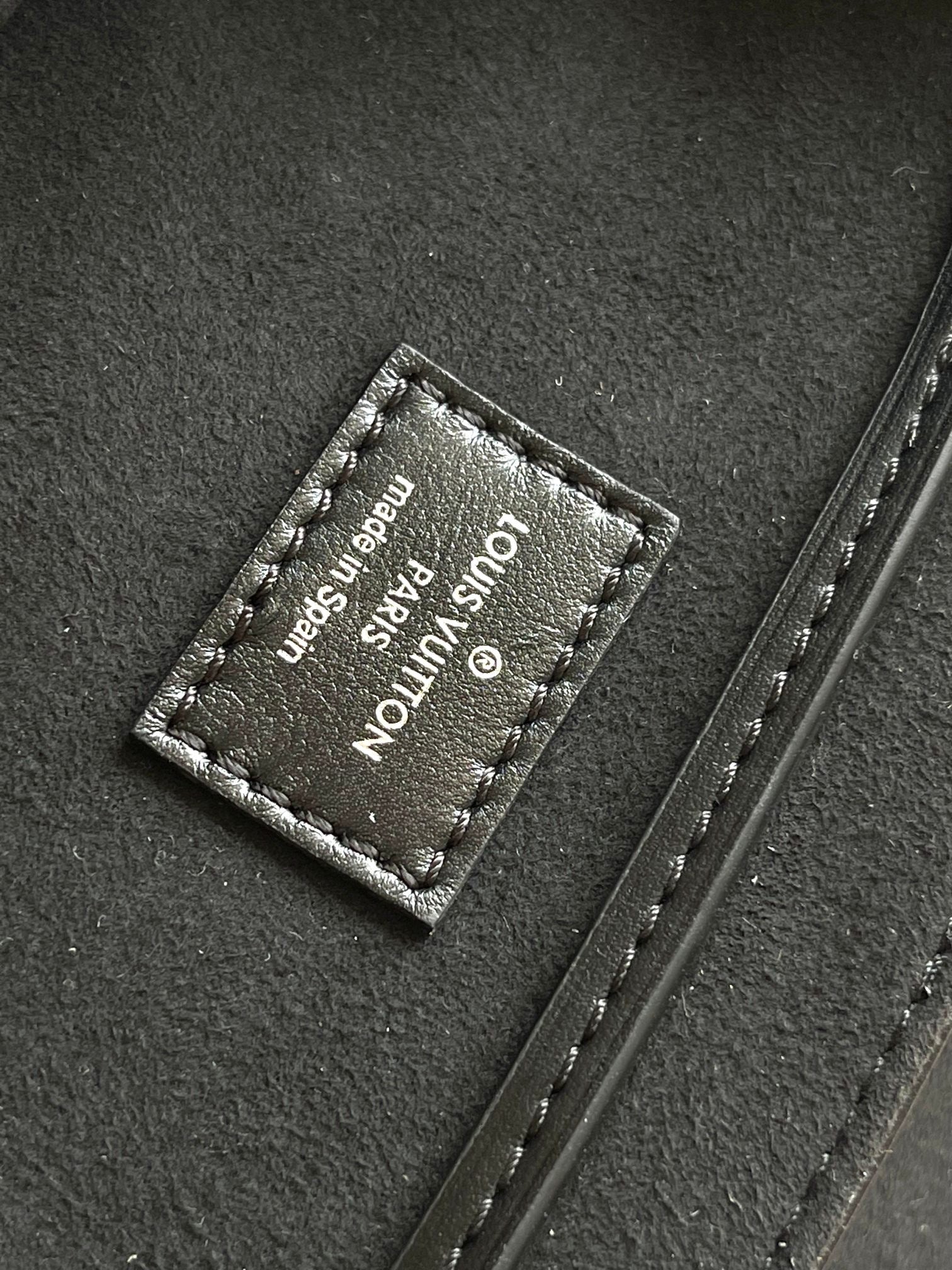 LOUIS VUITTON- LV bag