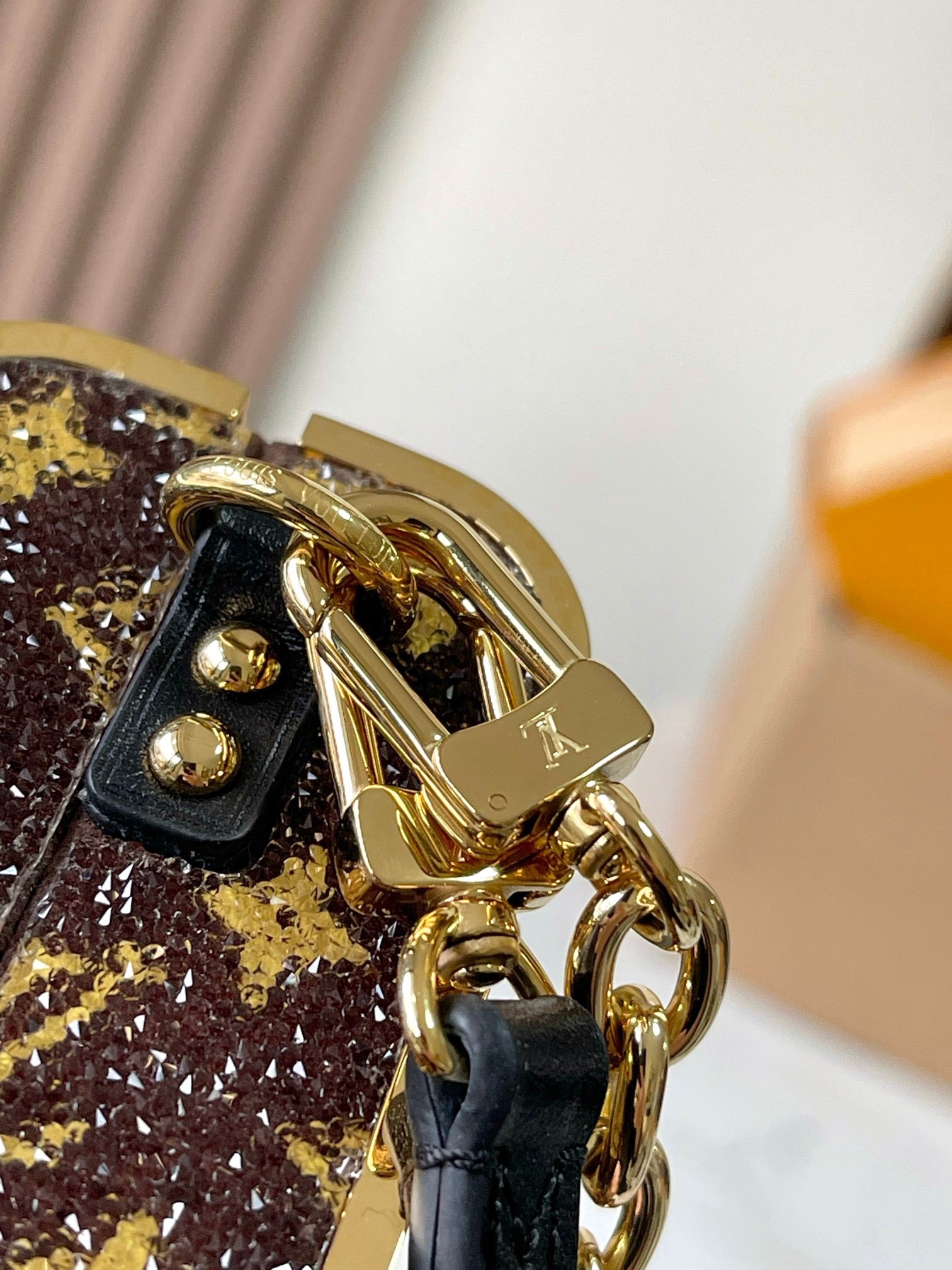 LOUIS VUITTON- LV bag