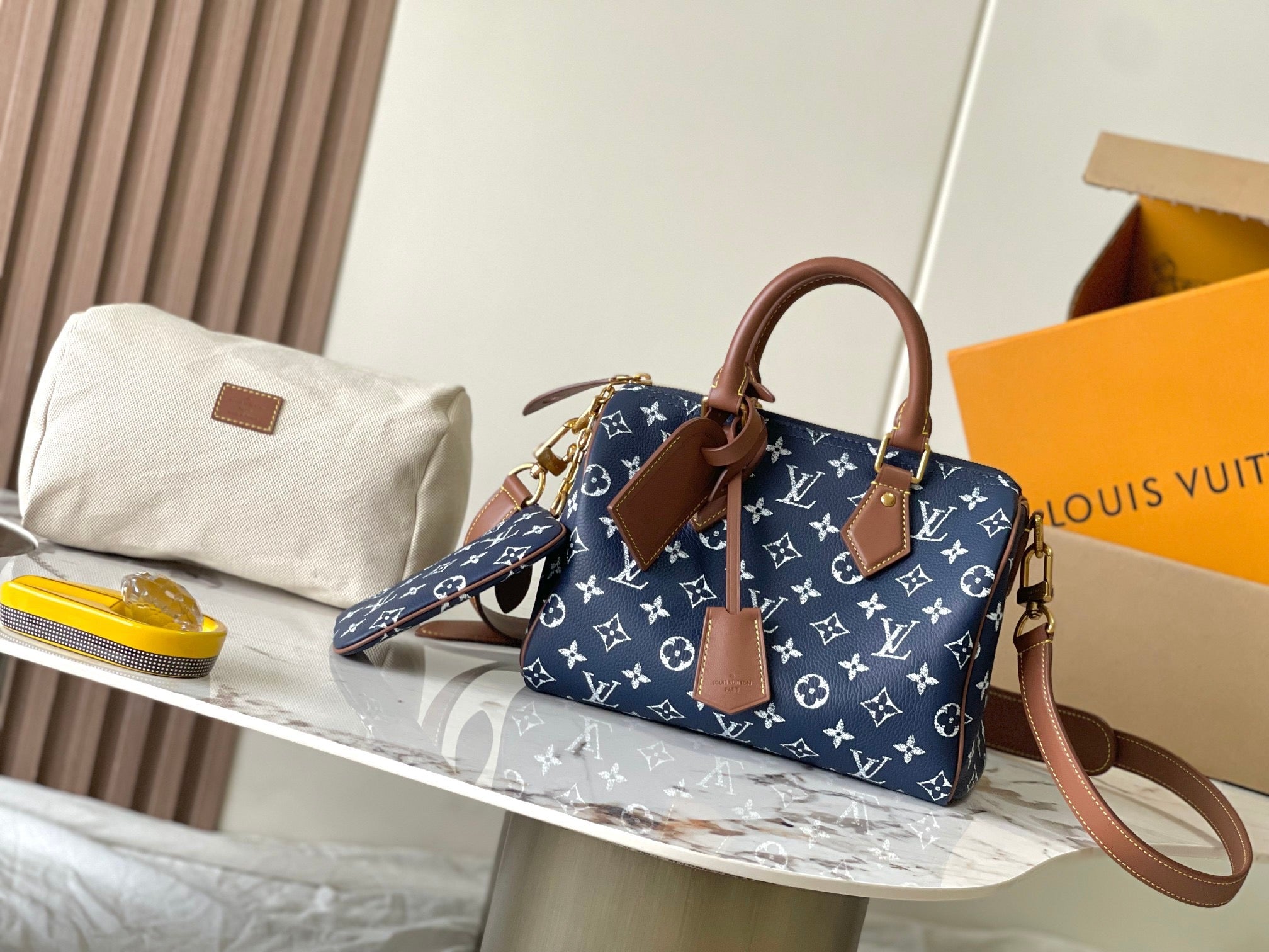 LOUIS VUITTON- LV bag