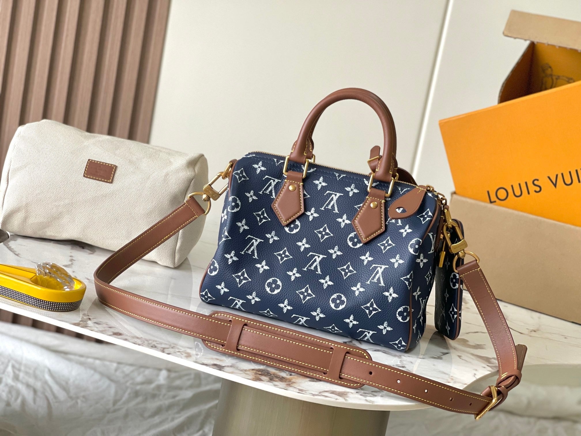 LOUIS VUITTON- LV bag