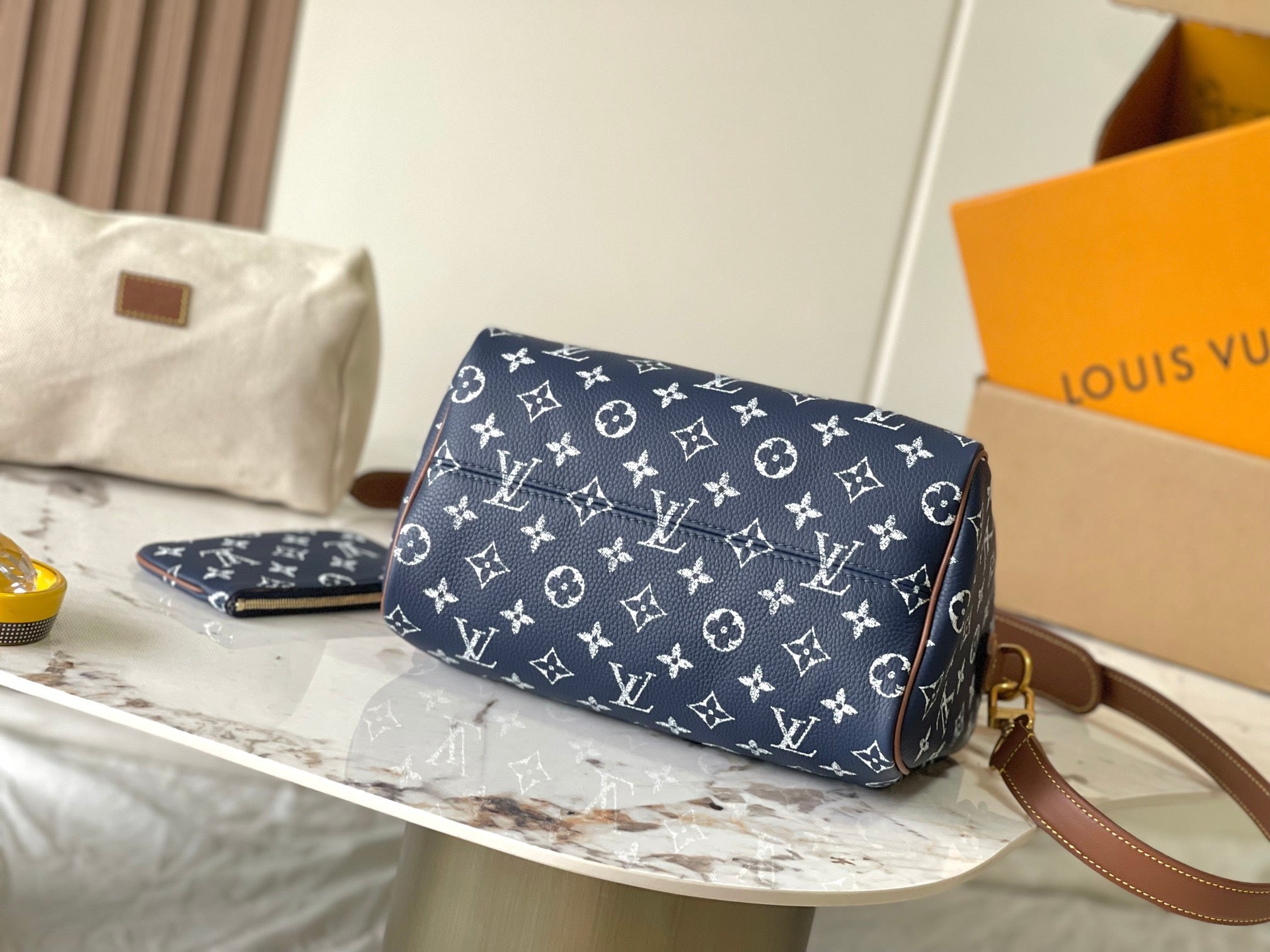 LOUIS VUITTON- LV bag
