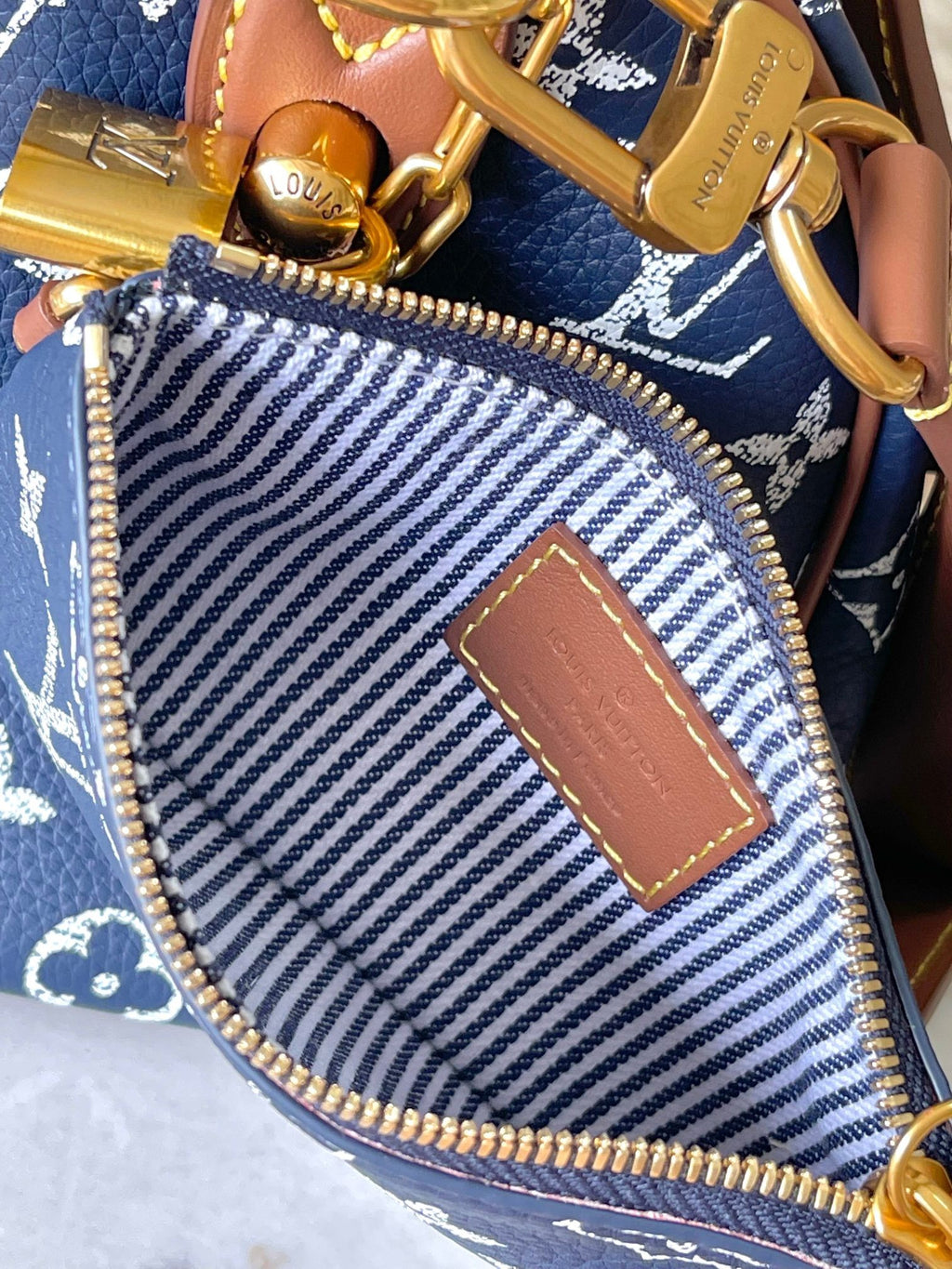 LOUIS VUITTON- LV bag