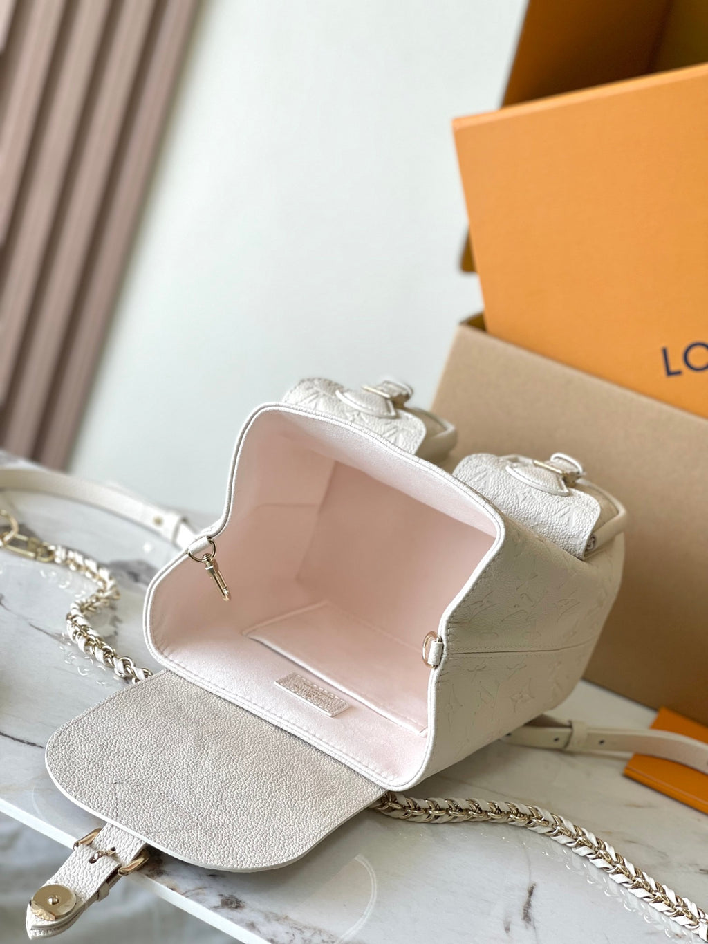 LOUIS VUITTON- LV bag