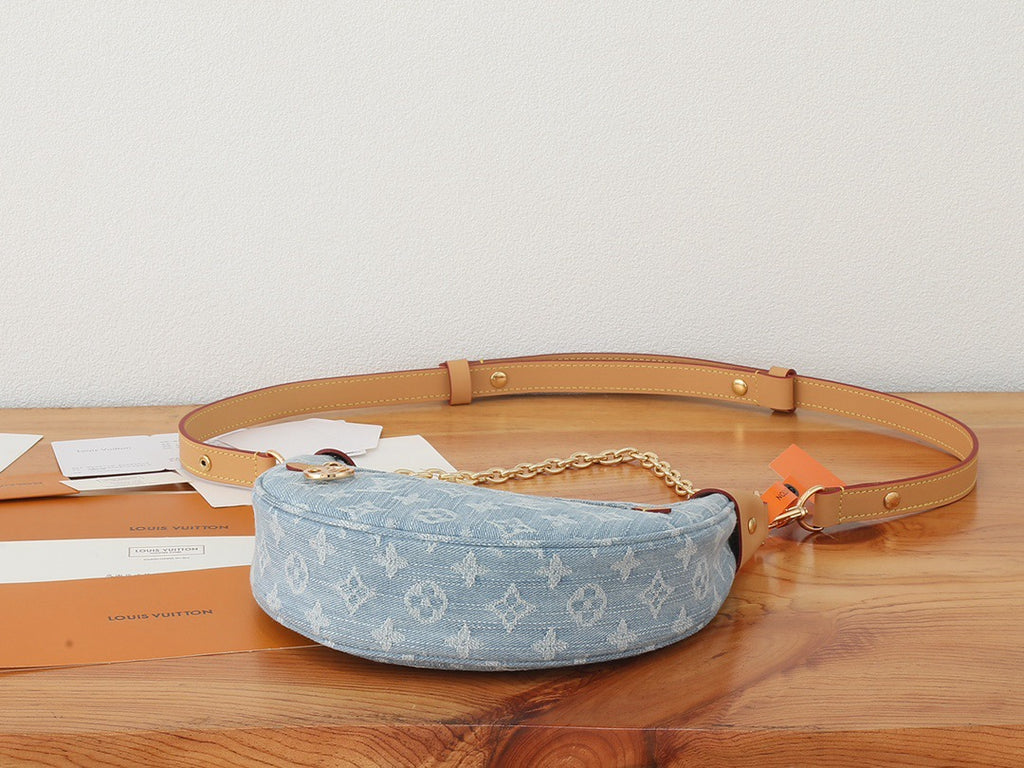 LOUIS VUITTON- LV bag