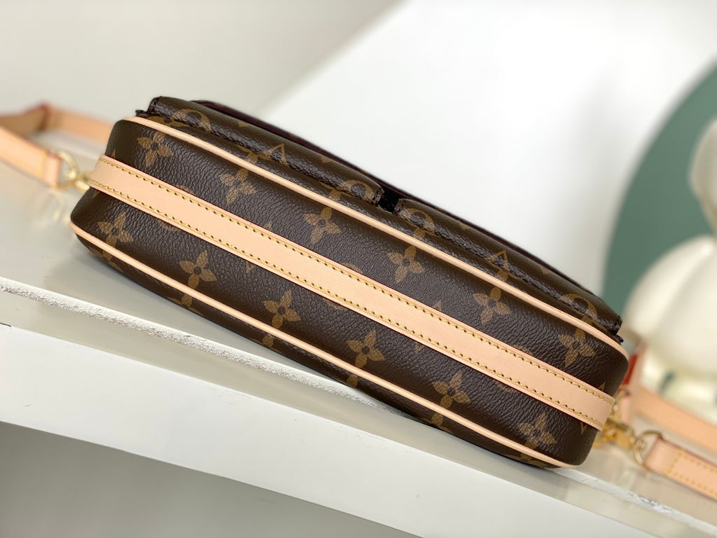 LOUIS VUITTON- LV bag