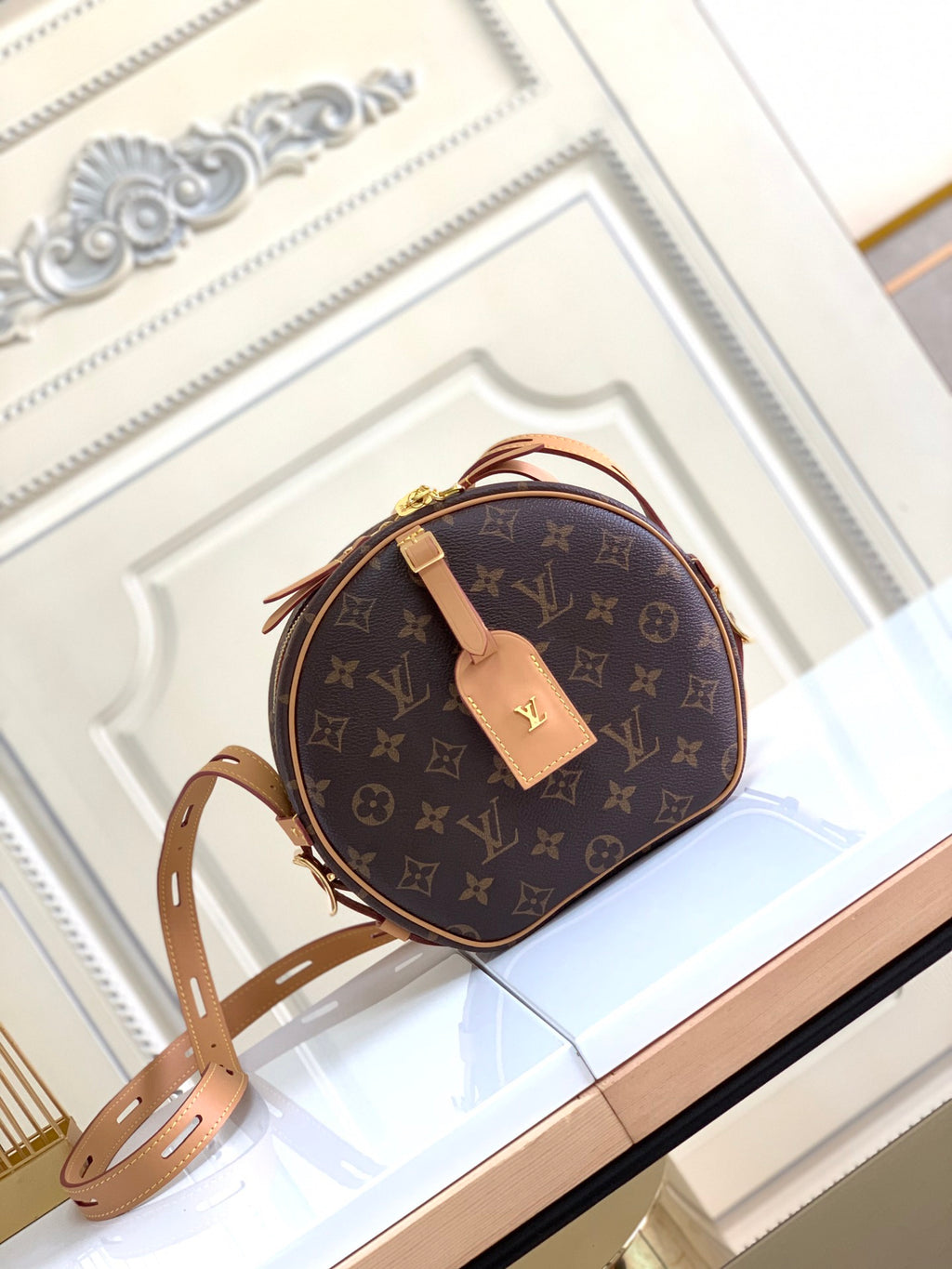 LOUIS VUITTON- LV bag
