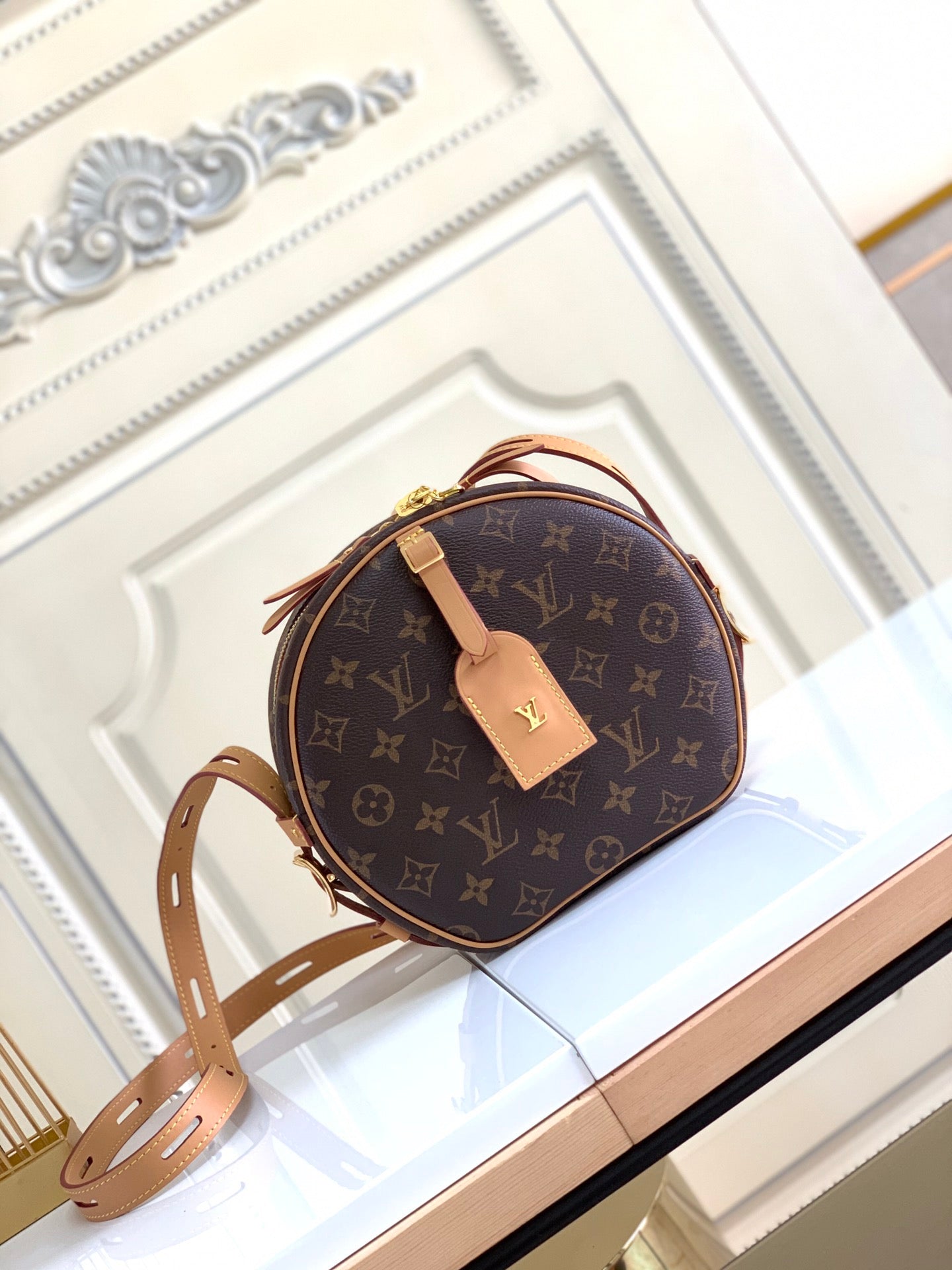 LOUIS VUITTON- LV bag