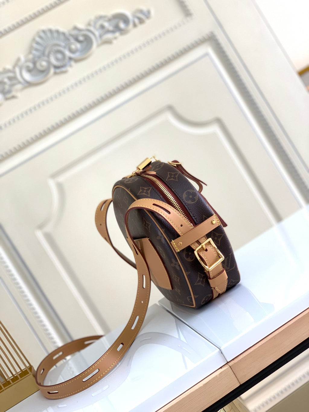 LOUIS VUITTON- LV bag