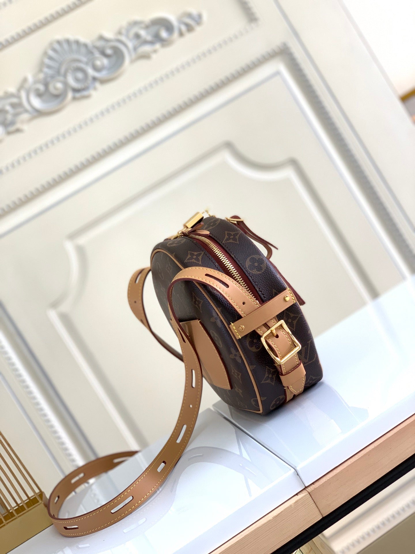 LOUIS VUITTON- LV bag