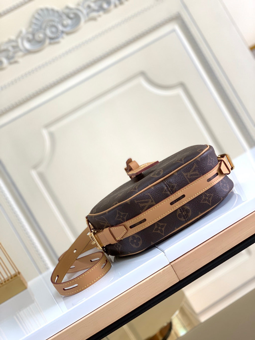 LOUIS VUITTON- LV bag