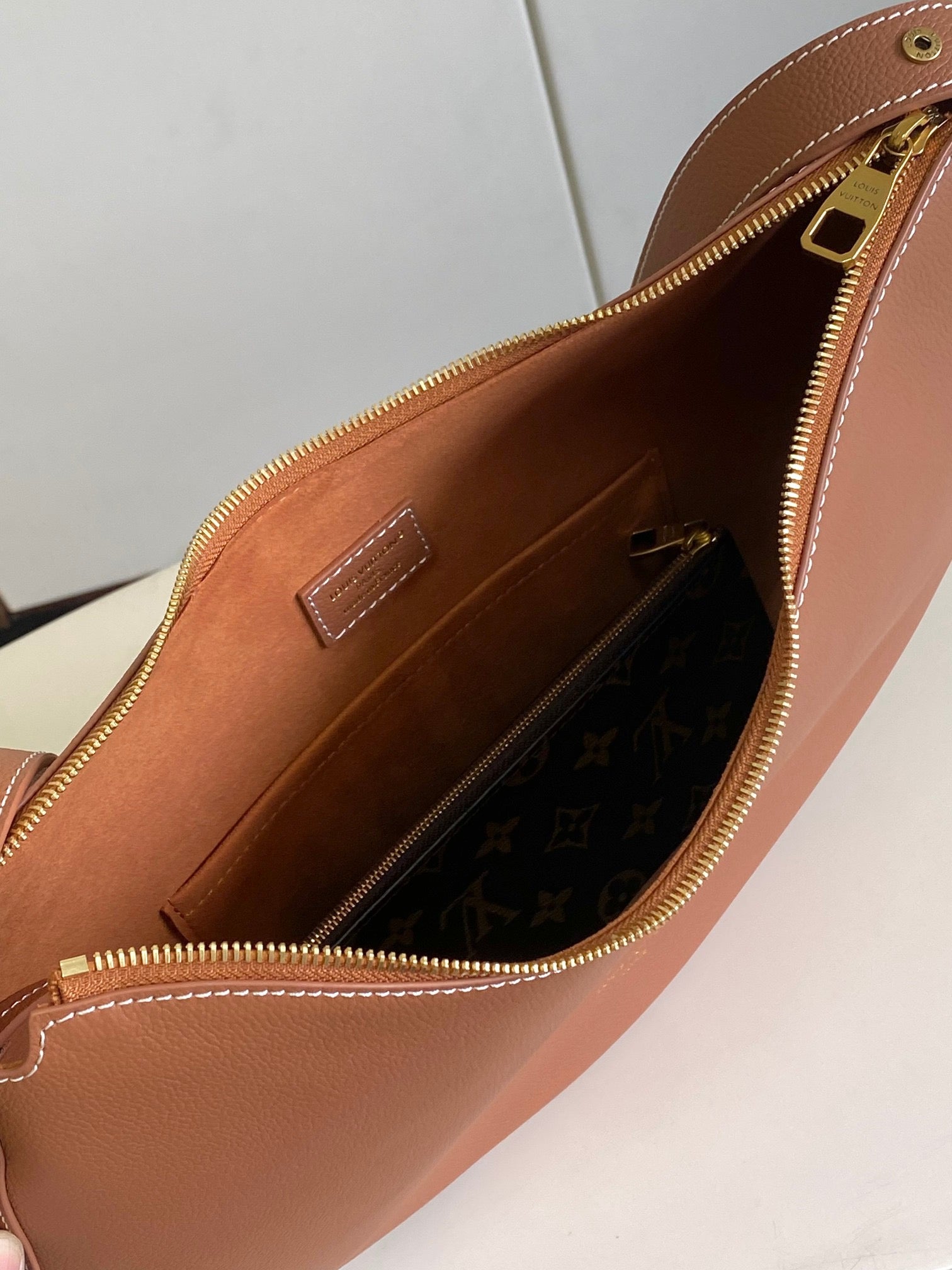 LOUIS VUITTON- LV bag