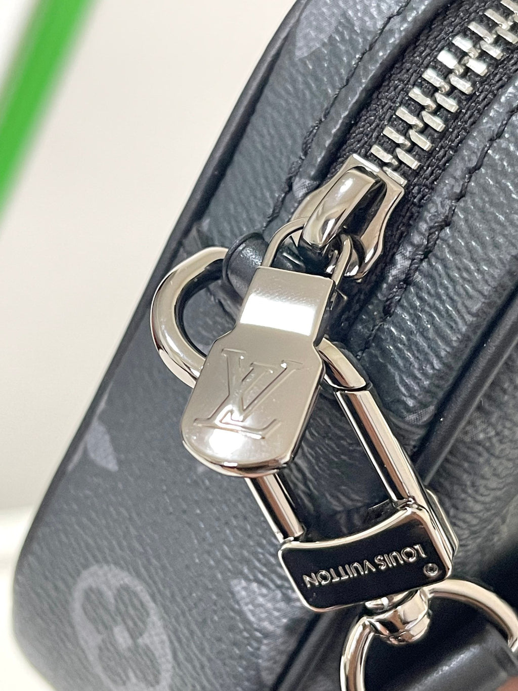 LOUIS VUITTON- LV bag