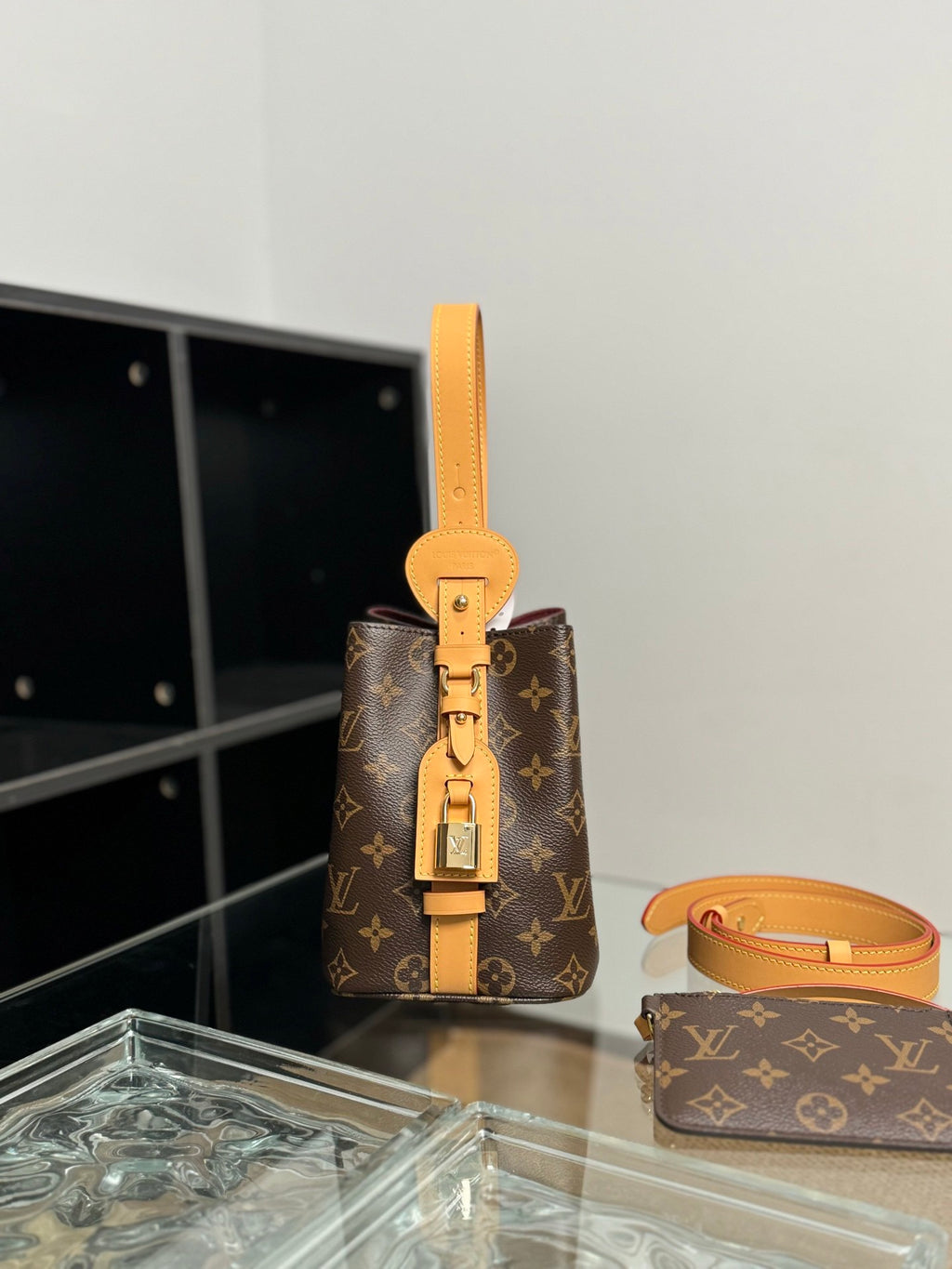 LOUIS VUITTON- LV bag