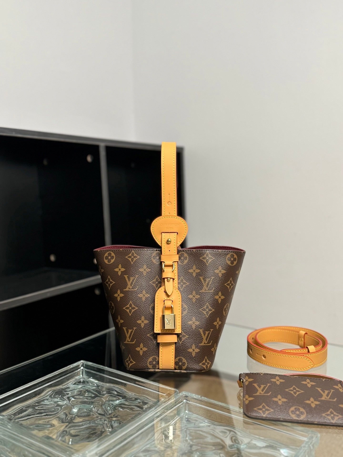 LOUIS VUITTON- LV bag