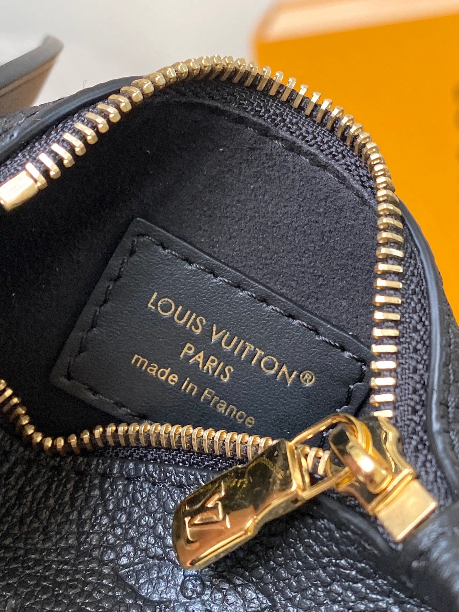 LOUIS VUITTON- LV bag