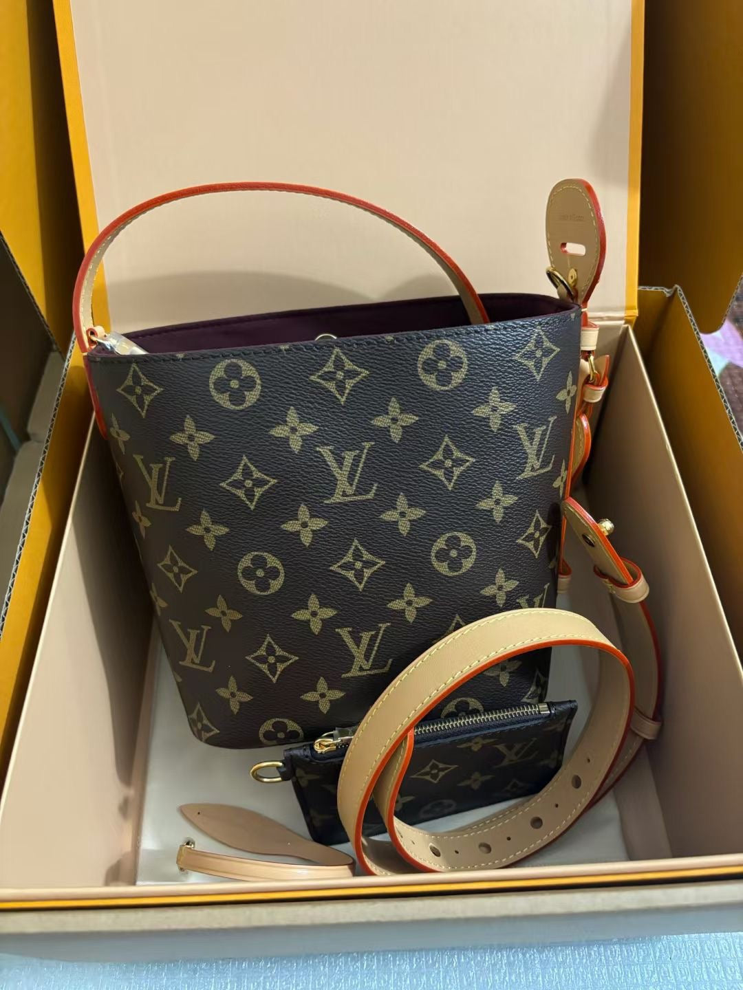 LOUIS VUITTON- LV bag