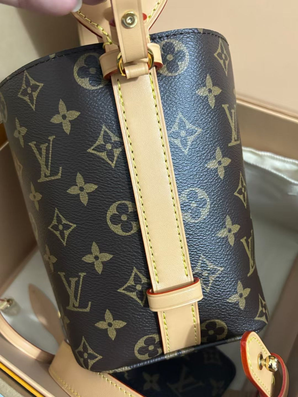 LOUIS VUITTON- LV bag