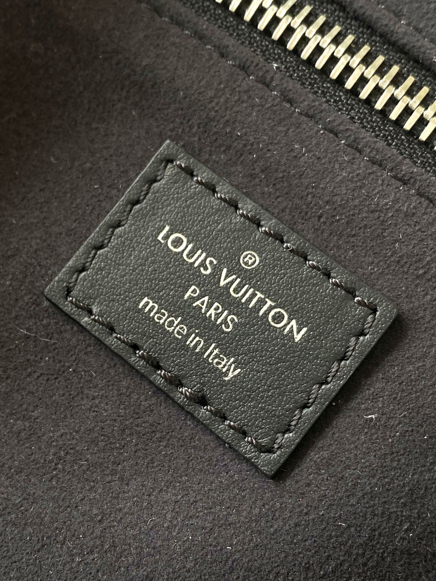LOUIS VUITTON- LV bag