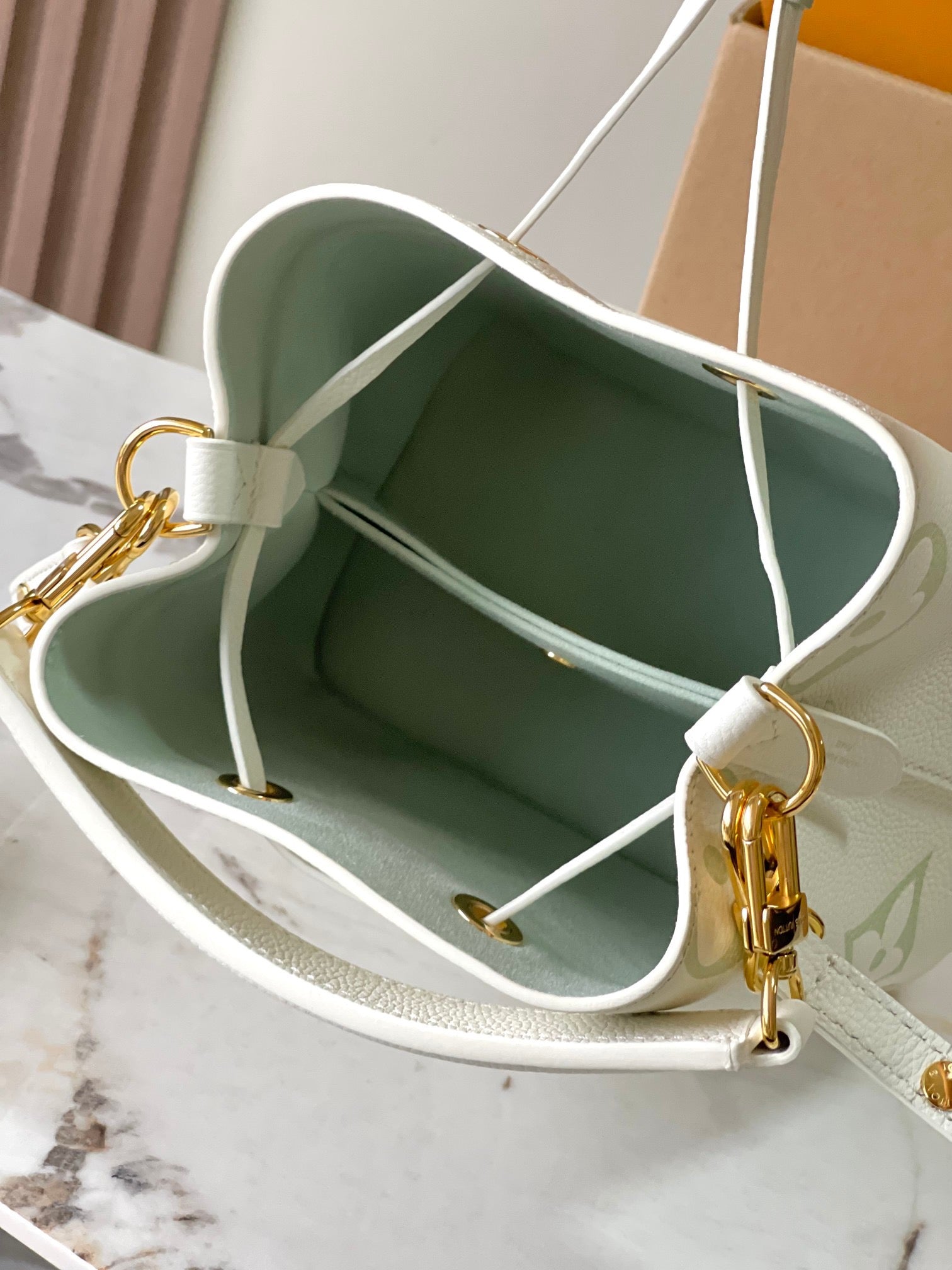 LOUIS VUITTON- LV bag