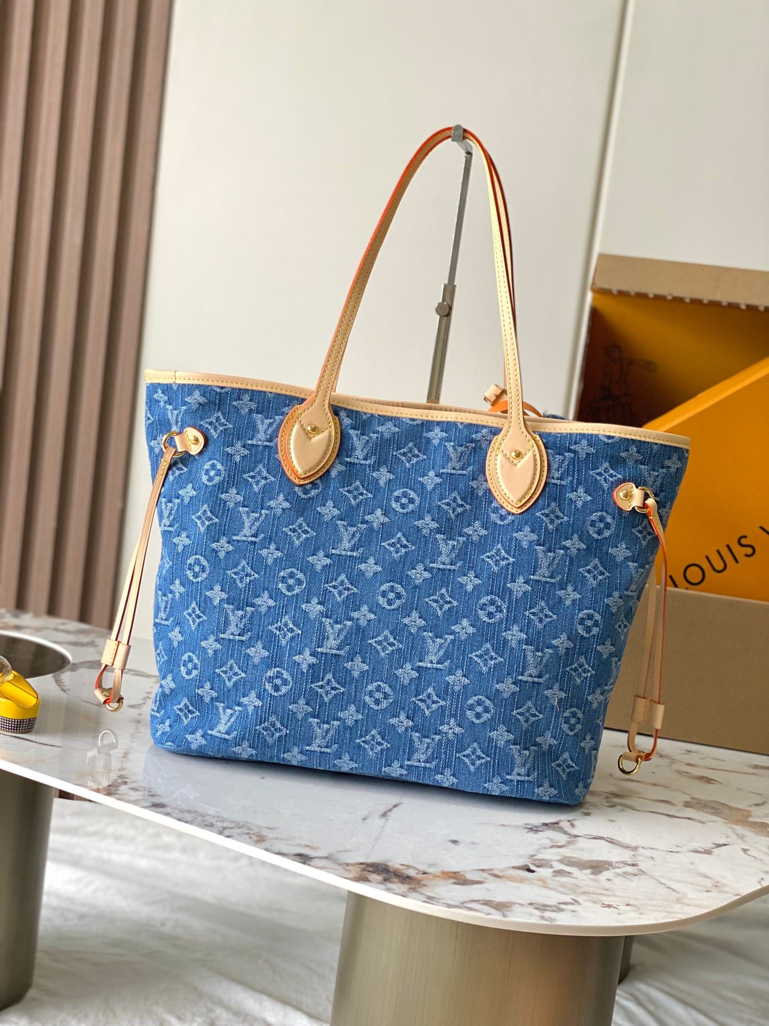 LOUIS VUITTON- LV bag