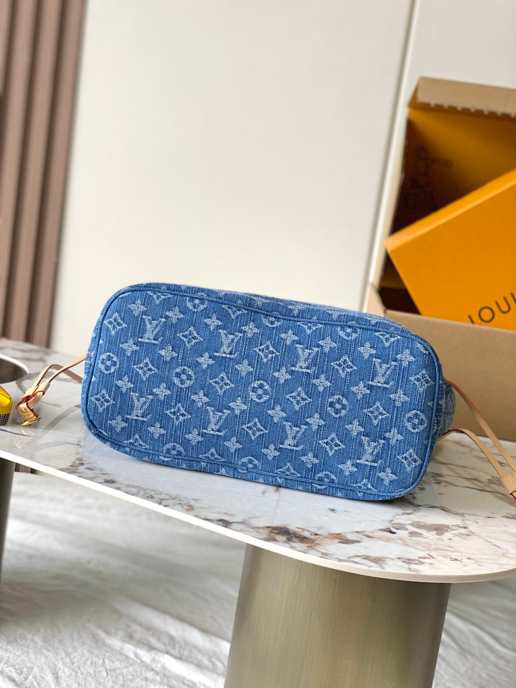 LOUIS VUITTON- LV bag