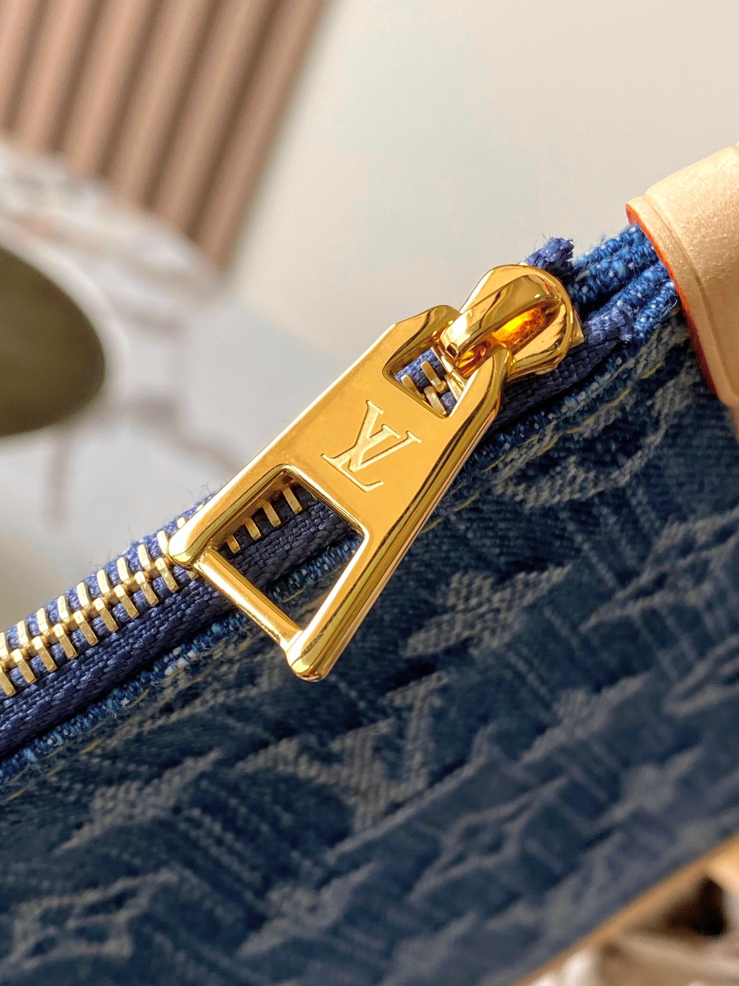 LOUIS VUITTON- LV bag