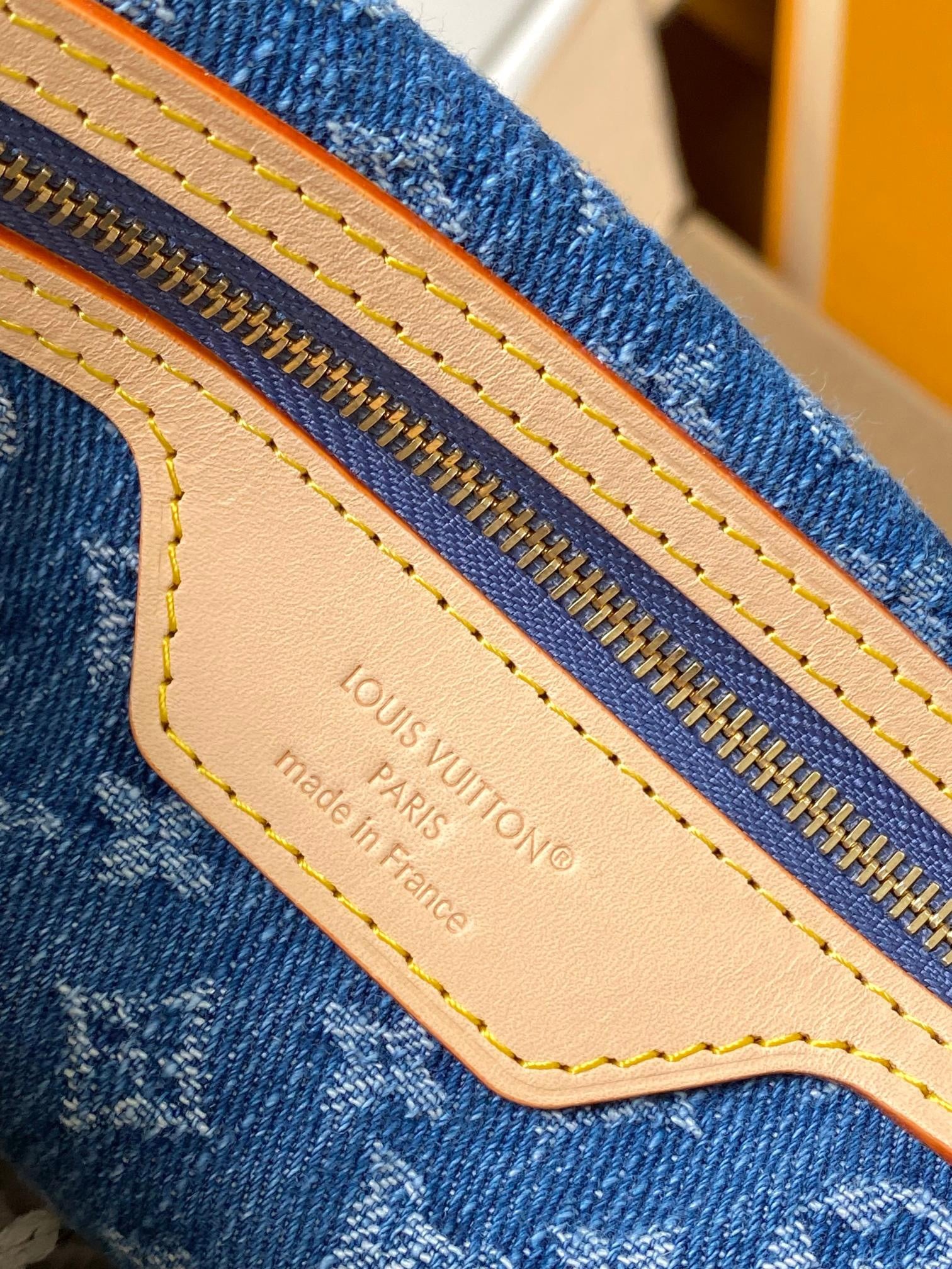 LOUIS VUITTON- LV bag