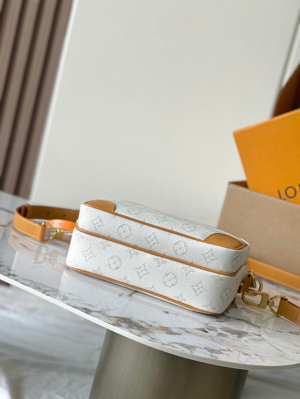 LOUIS VUITTON- LV bag