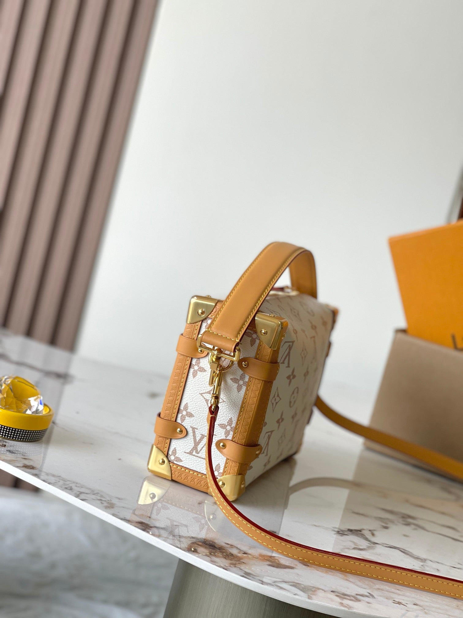 LOUIS VUITTON- LV bag