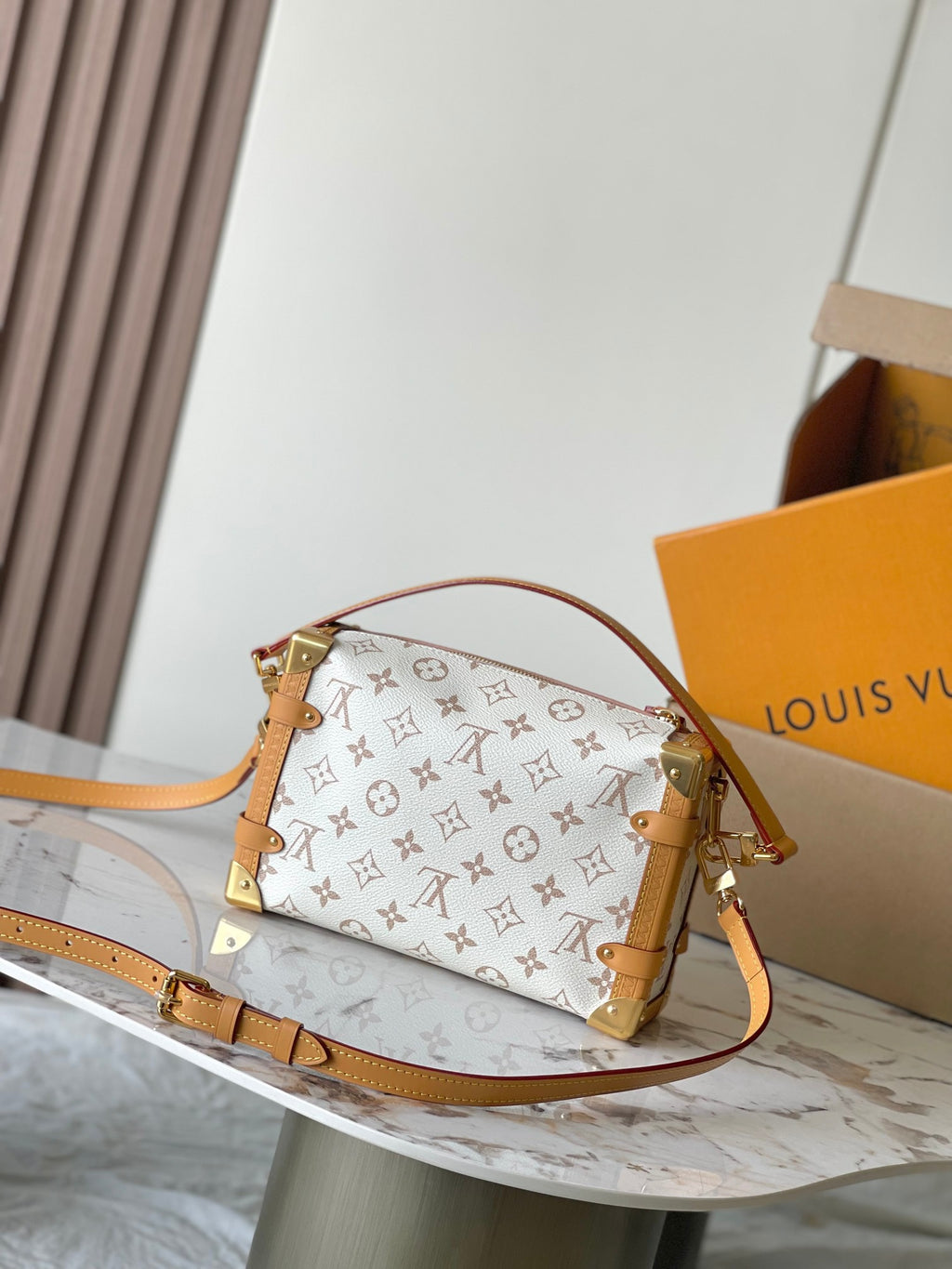 LOUIS VUITTON- LV bag