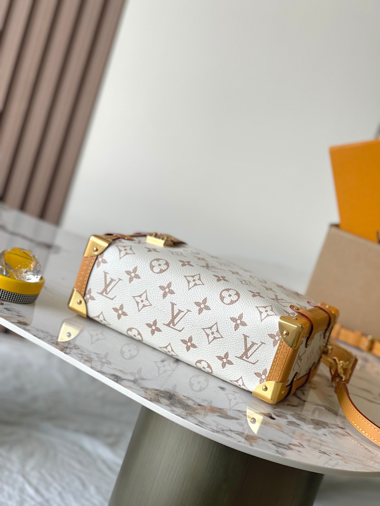 LOUIS VUITTON- LV bag