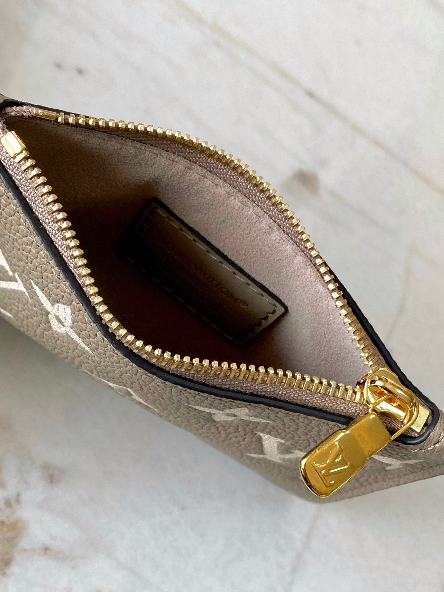 LOUIS VUITTON- LV bag