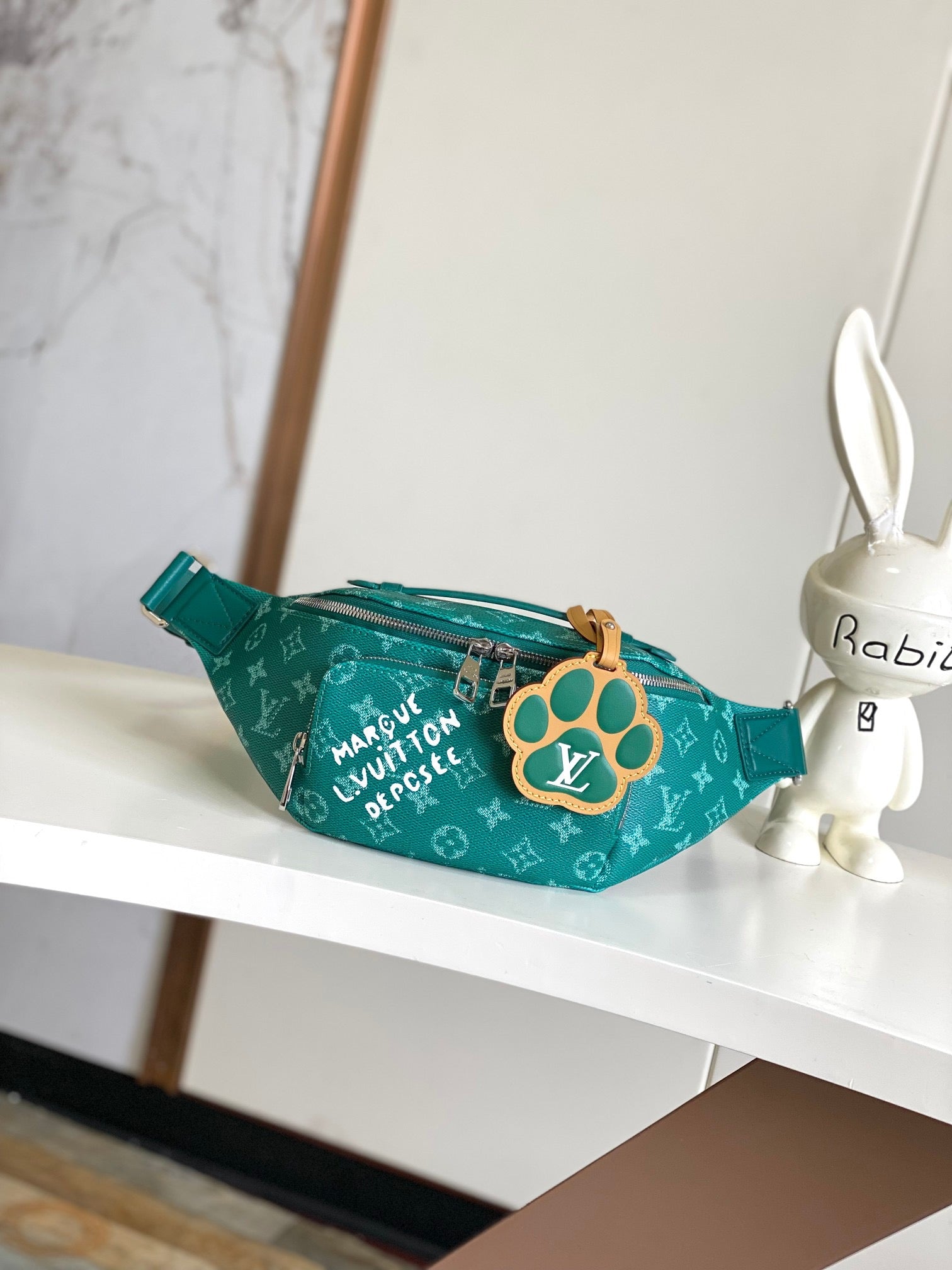 LOUIS VUITTON- LV bag