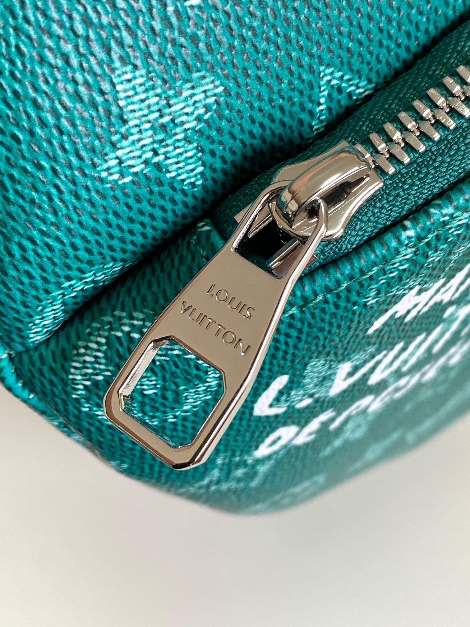 LOUIS VUITTON- LV bag