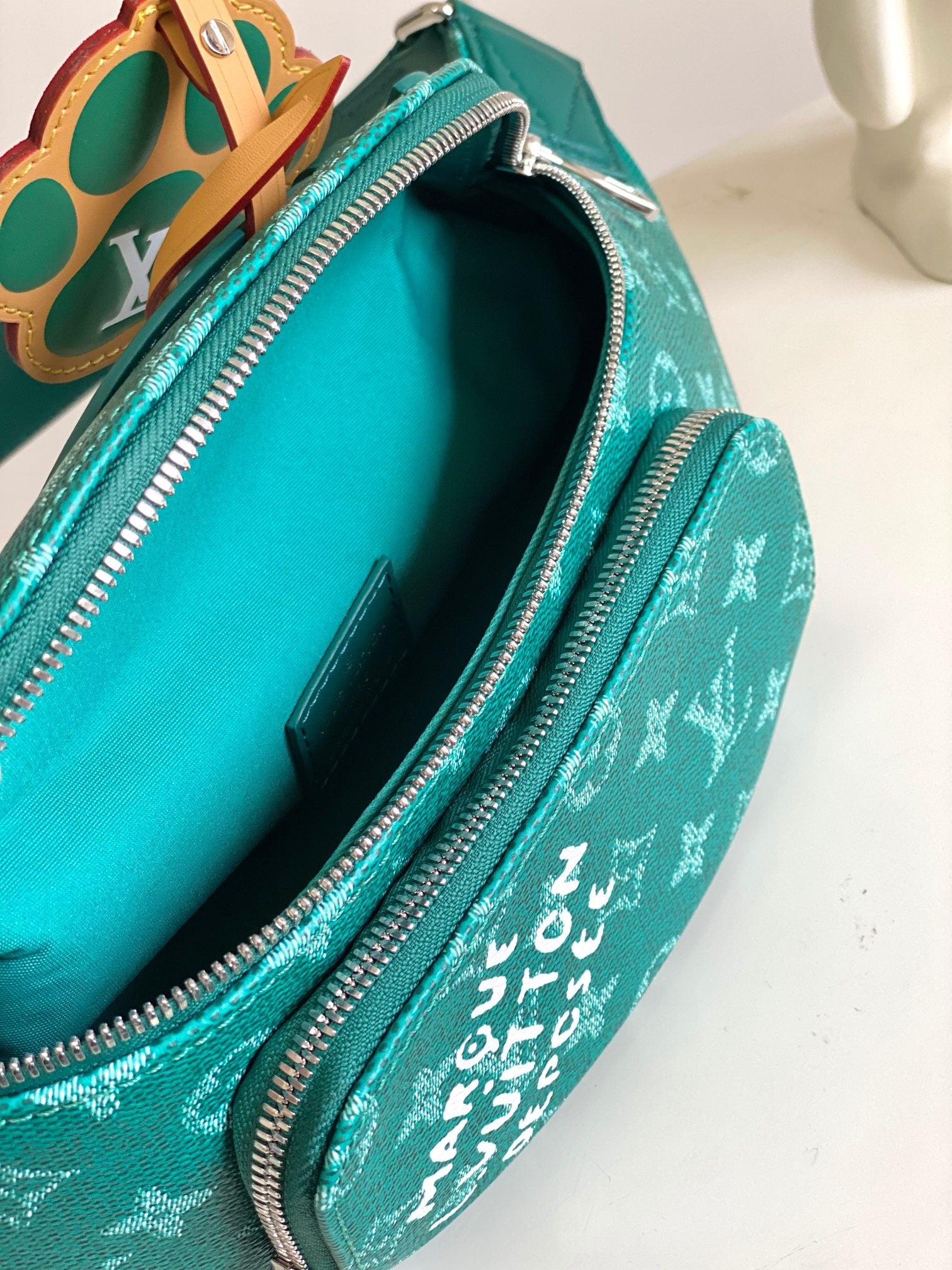 LOUIS VUITTON- LV bag