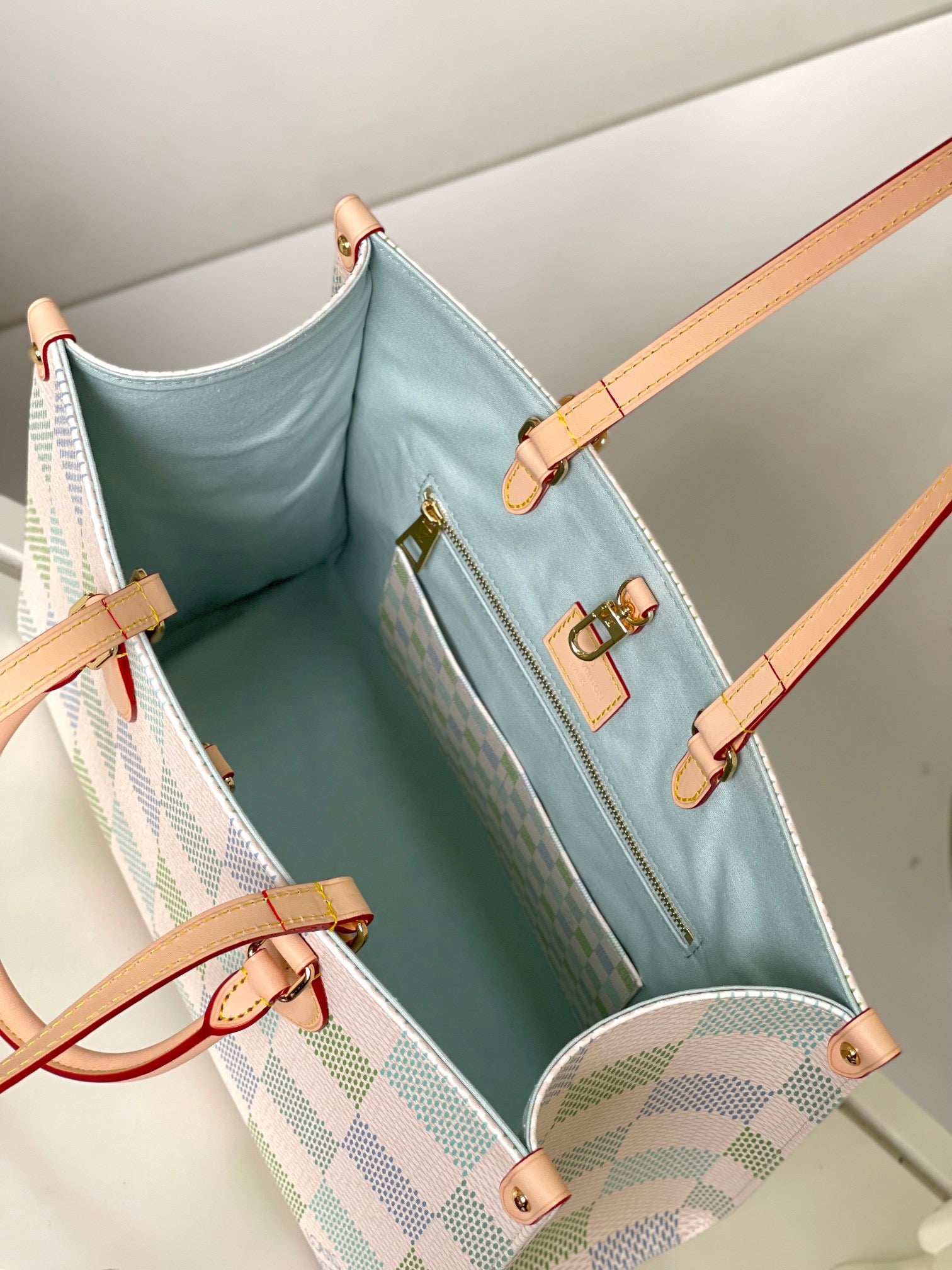 LOUIS VUITTON- LV bag