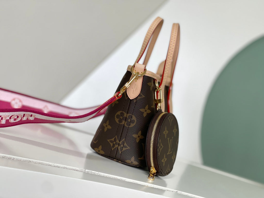 LOUIS VUITTON- LV bag