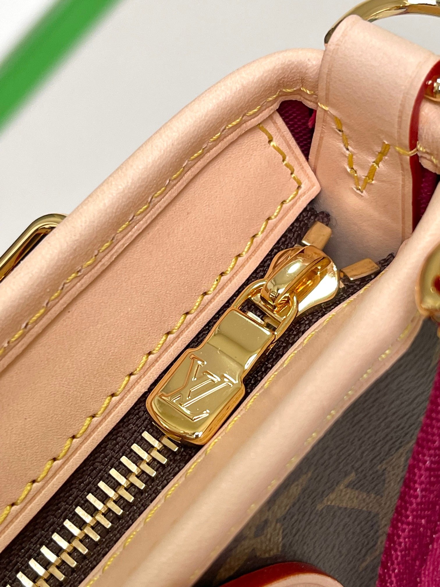 LOUIS VUITTON- LV bag