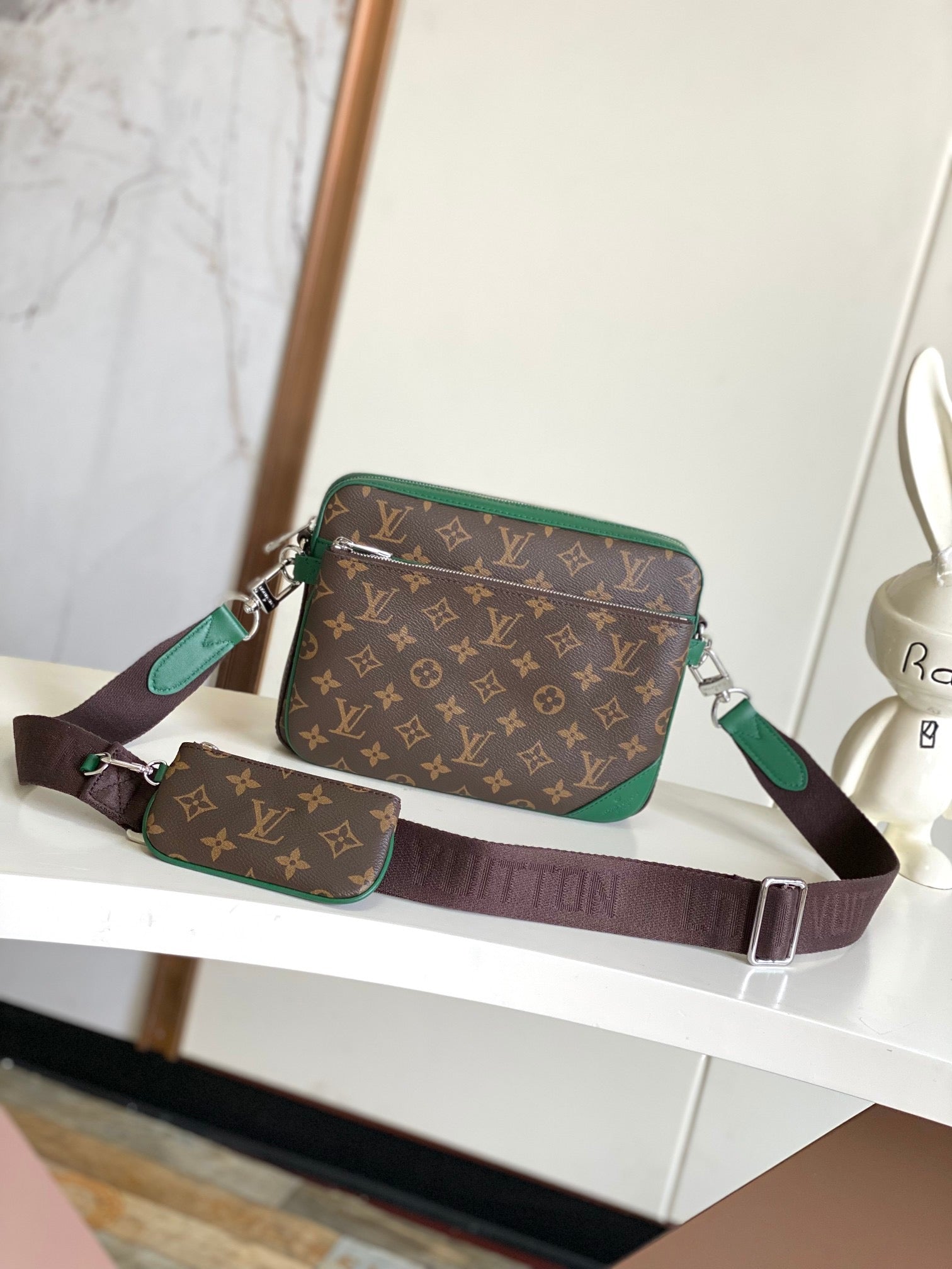 LOUIS VUITTON- LV bag