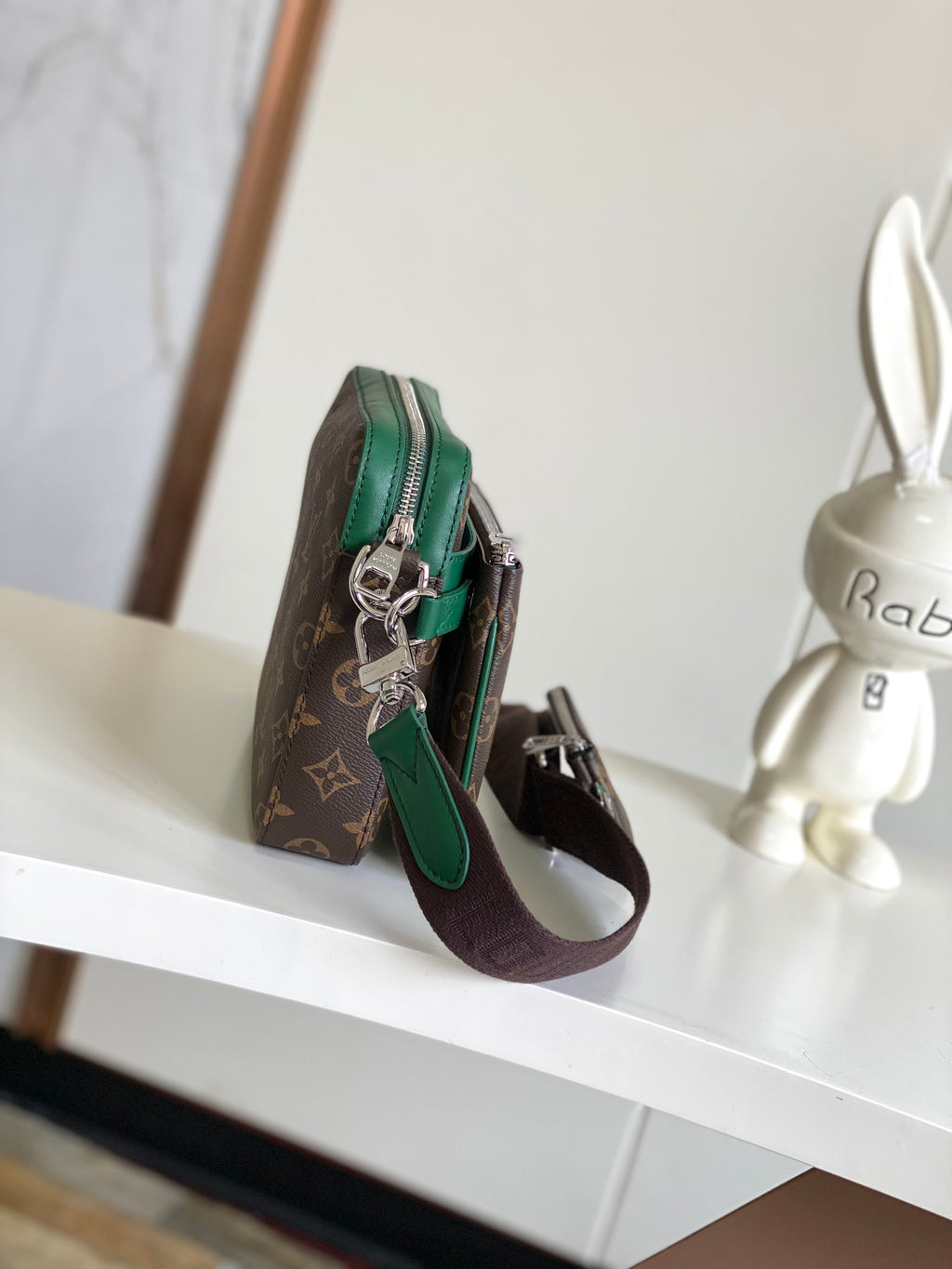 LOUIS VUITTON- LV bag