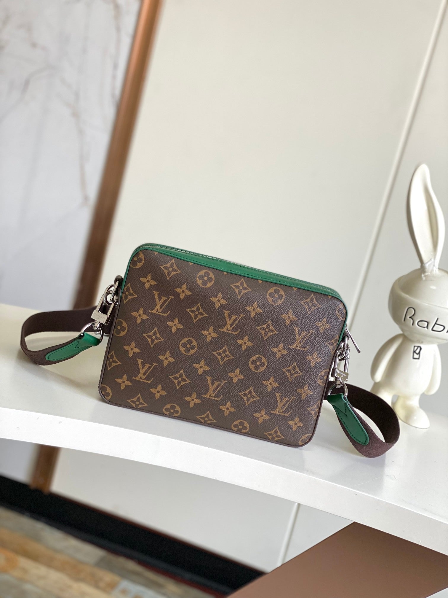 LOUIS VUITTON- LV bag