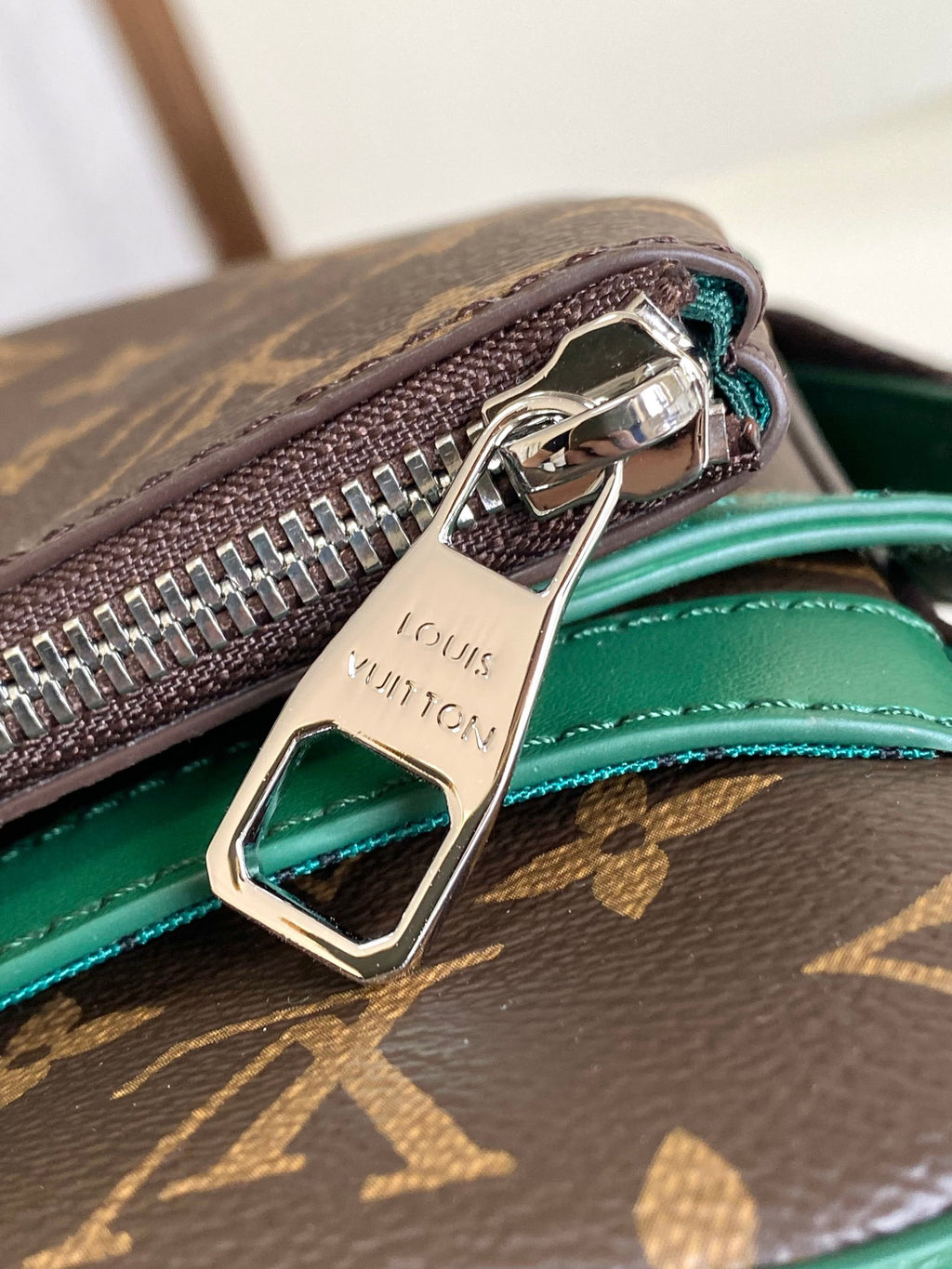 LOUIS VUITTON- LV bag