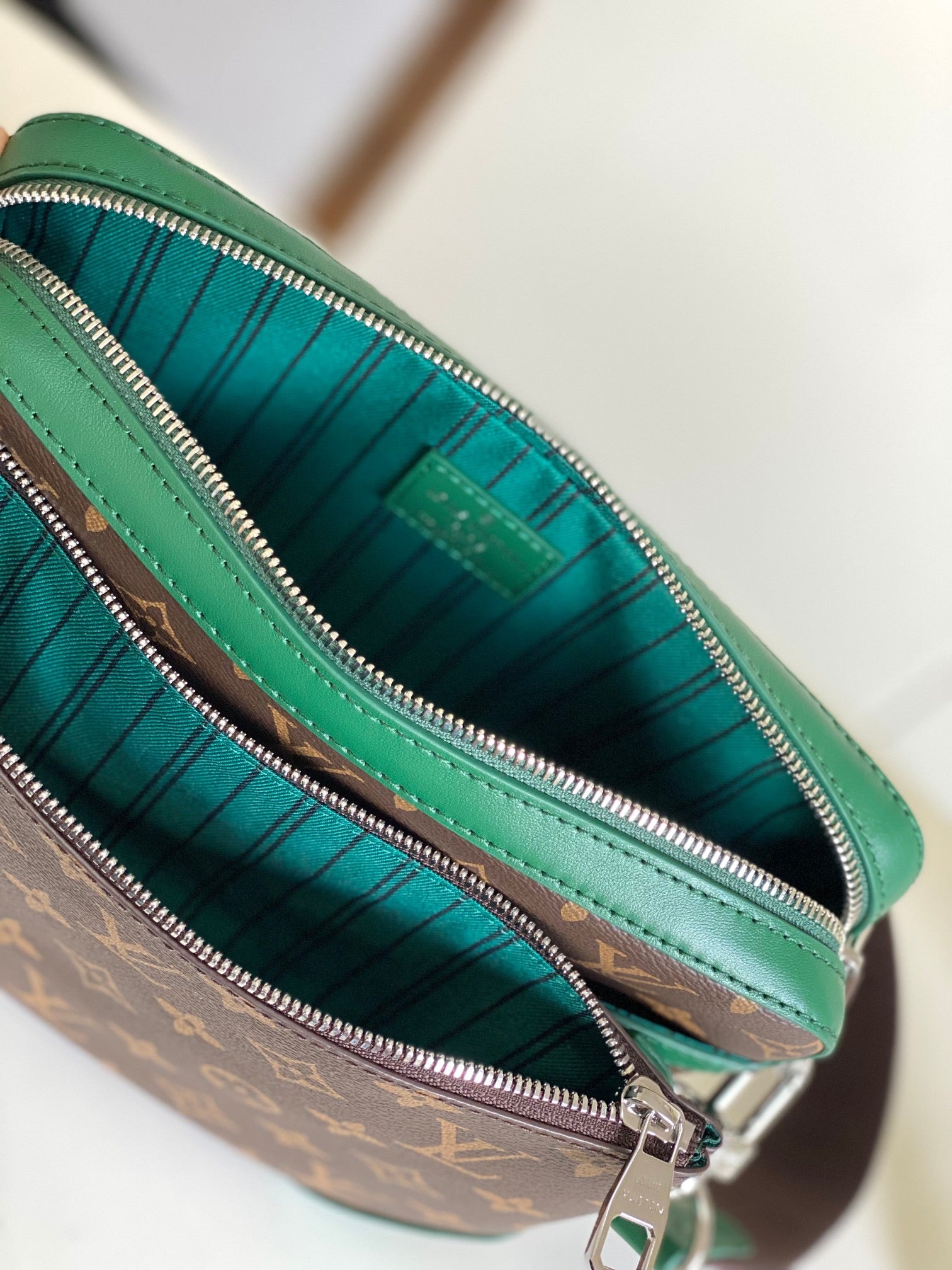 LOUIS VUITTON- LV bag