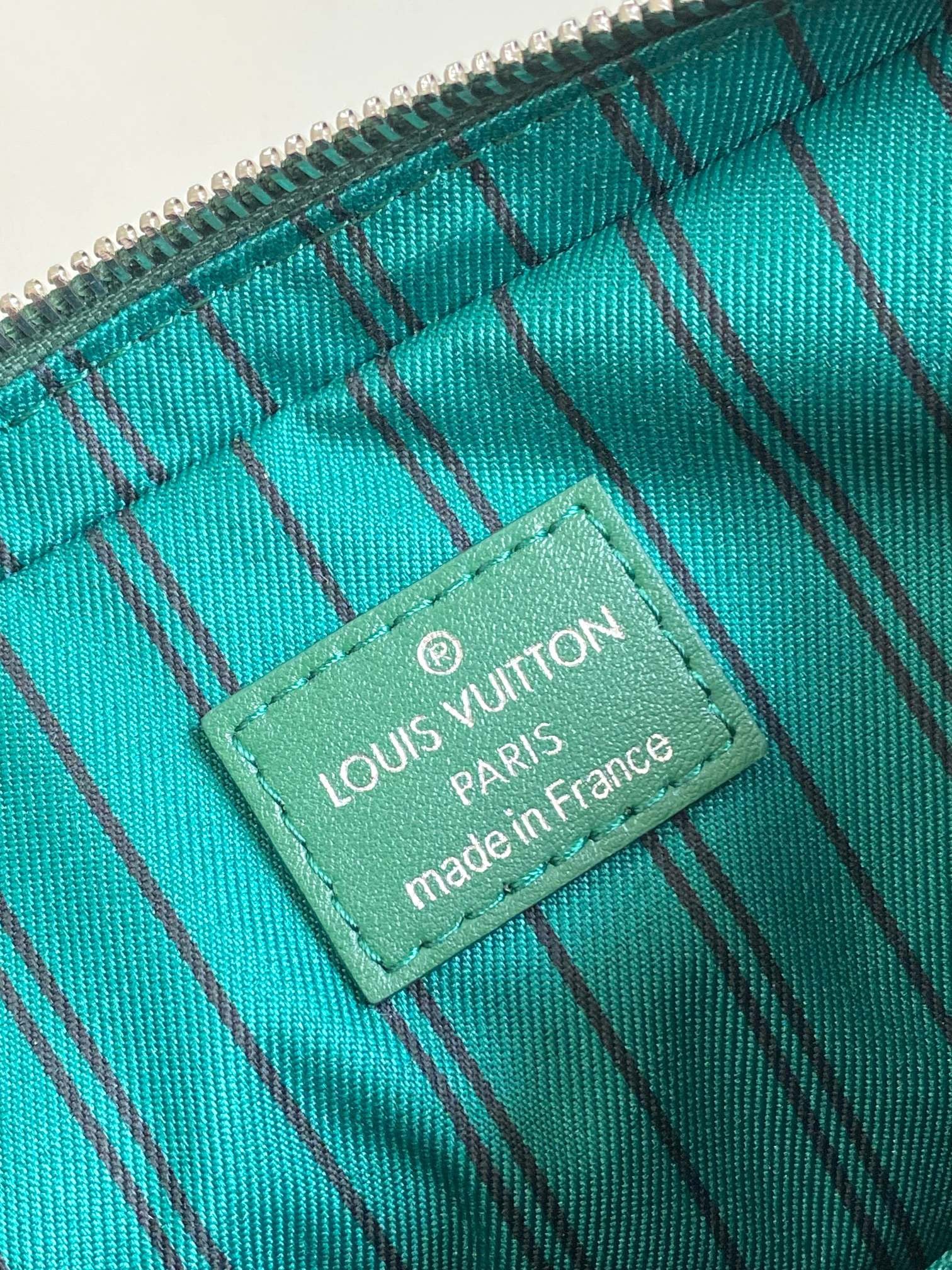 LOUIS VUITTON- LV bag