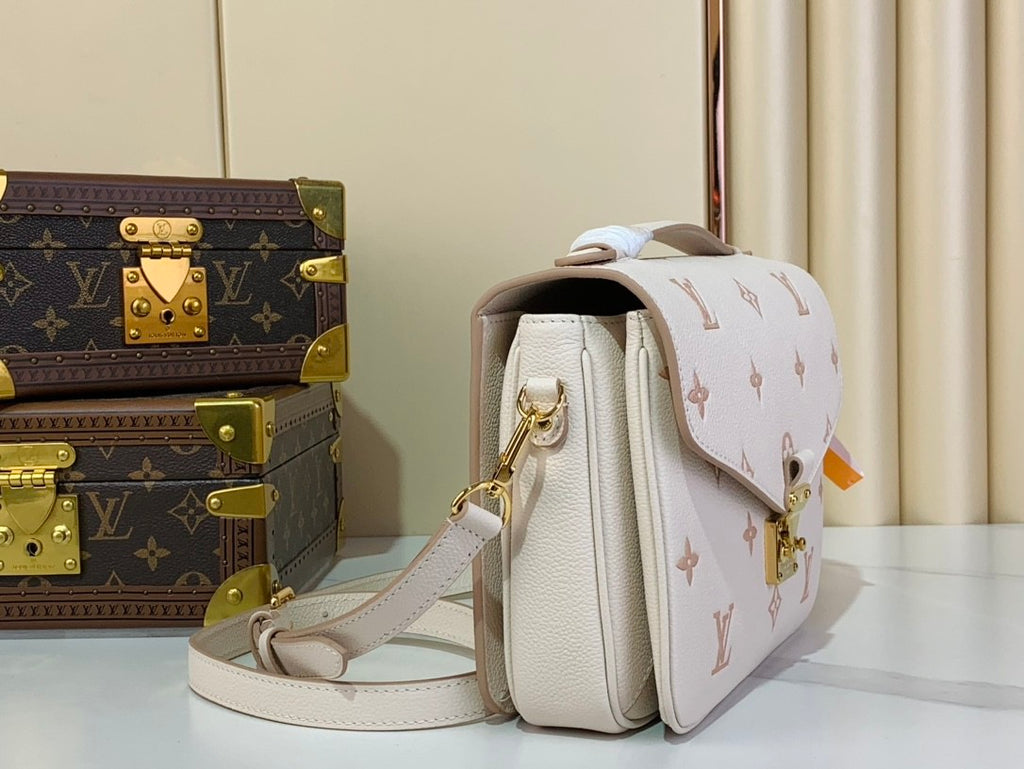 LOUIS VUITTON- LV bag