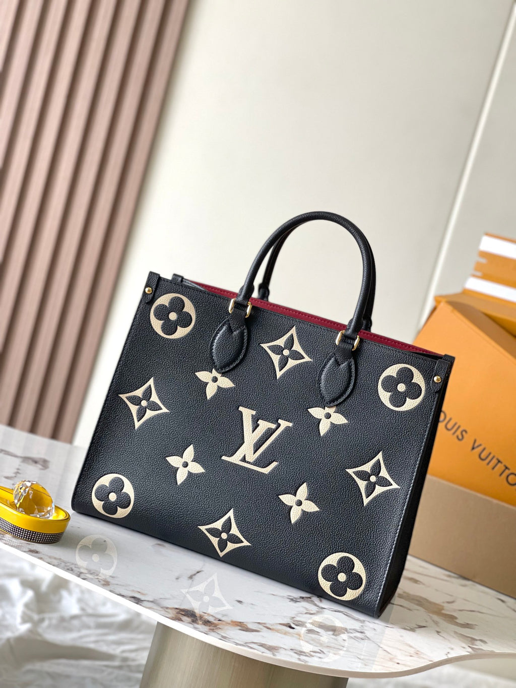 LOUIS VUITTON- LV bag