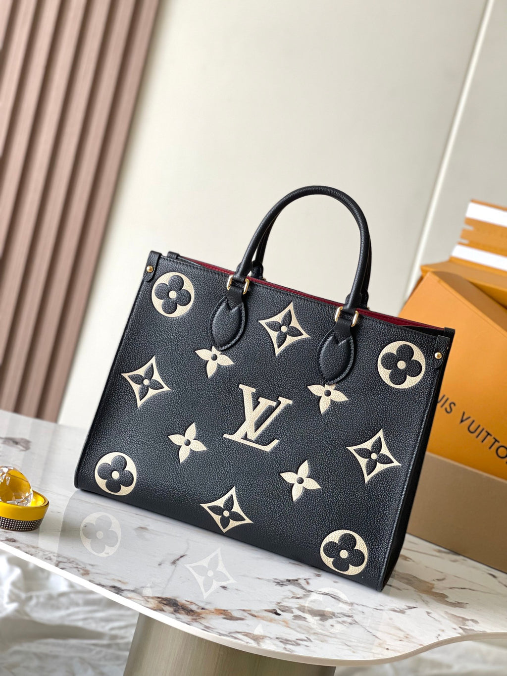LOUIS VUITTON- LV bag