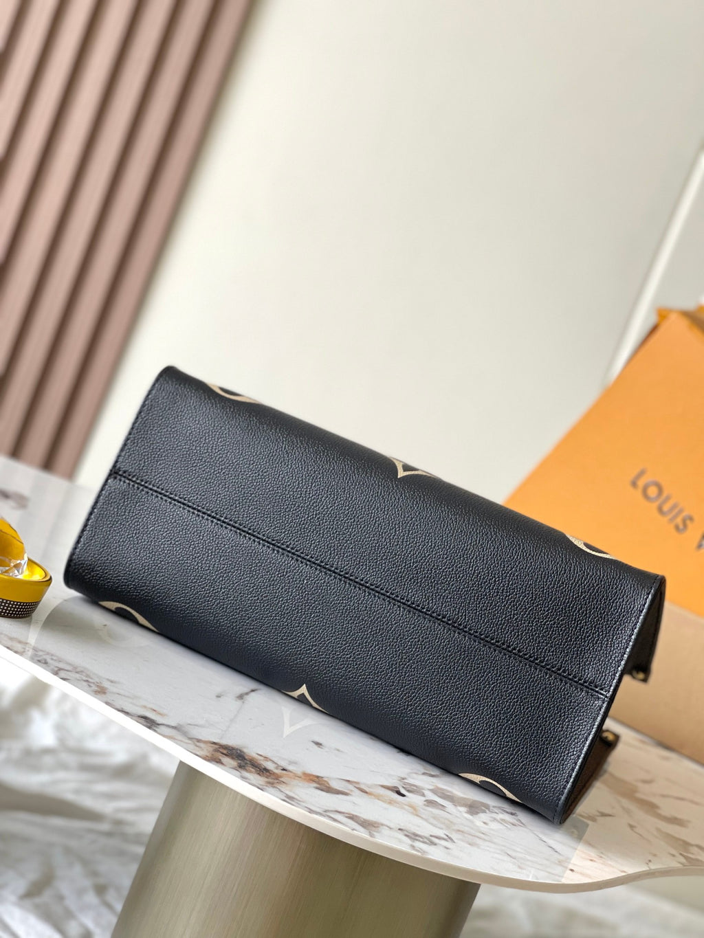 LOUIS VUITTON- LV bag